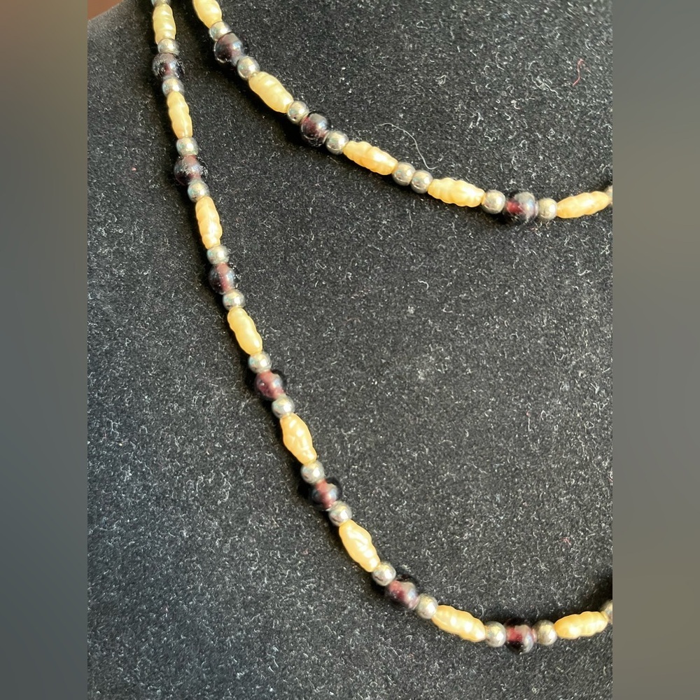 Vintage Freshwater Pearl Style & Garnet Glass Beaded Long Necklace - Picture 4 of 4